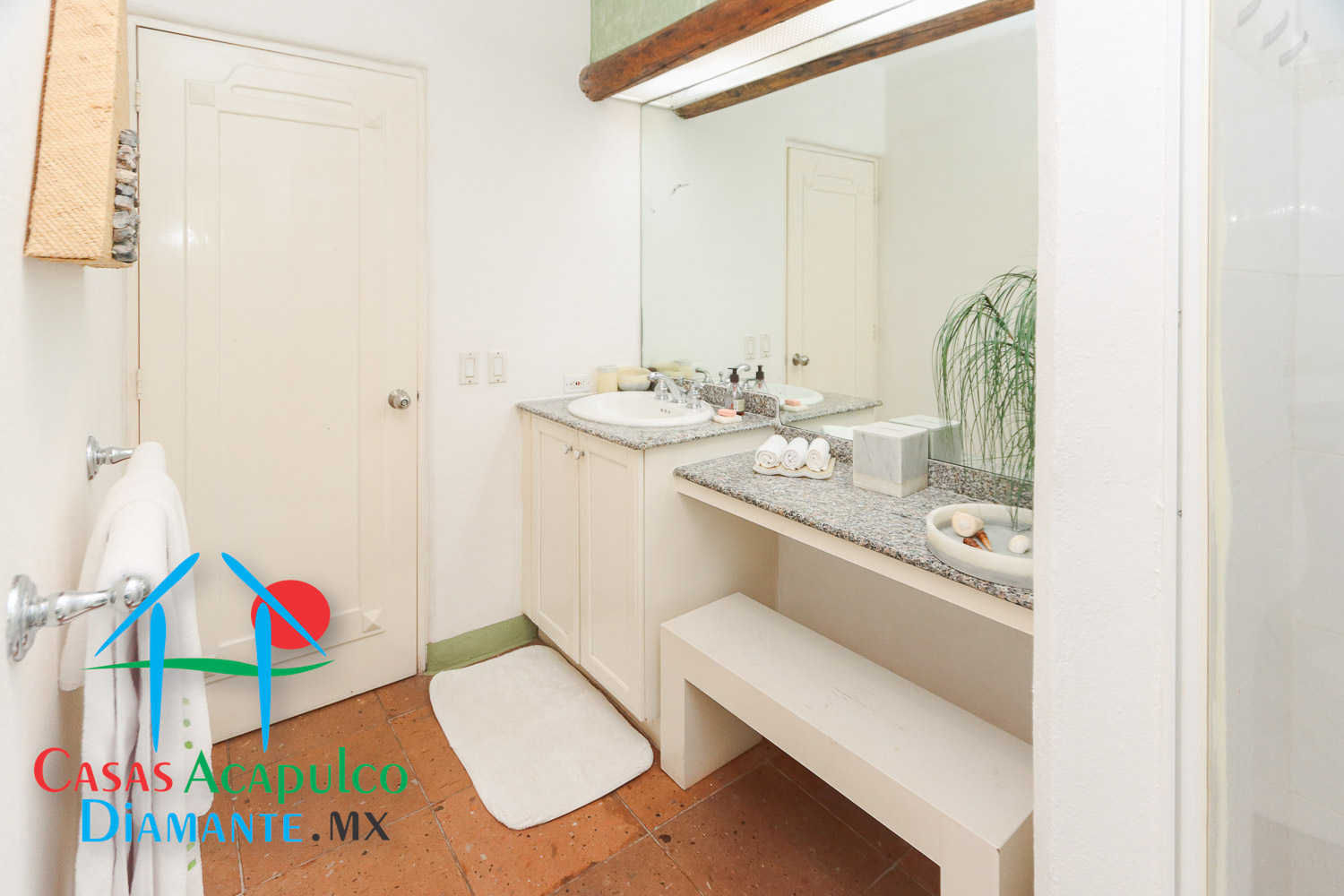 Brisas del Marqués Los Celajes 20 - Recámara uno antes de Otis 8